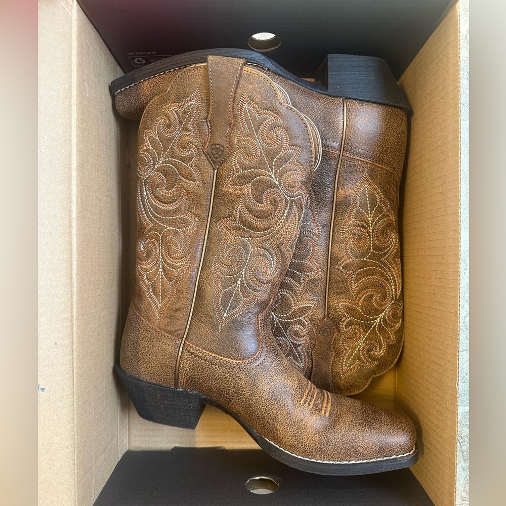 Ariat Round Up Square Toe Western Boot